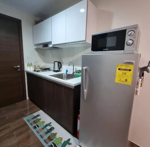 Great View 1 Bedroom In Makati Near Trident Tower